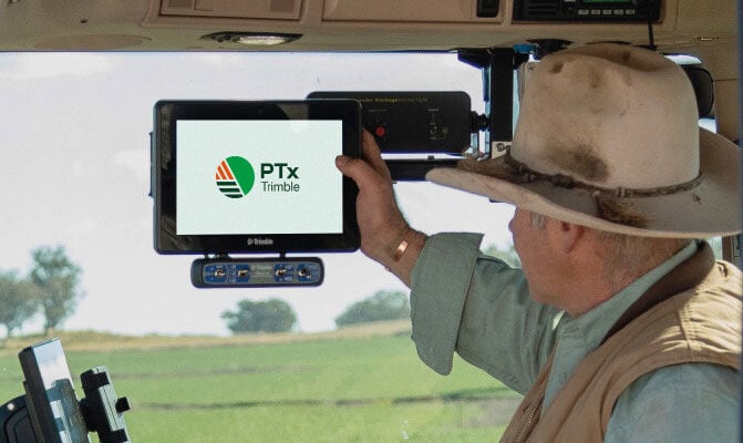 ptx-trimble-gfx-display-fendt-tractor-australia